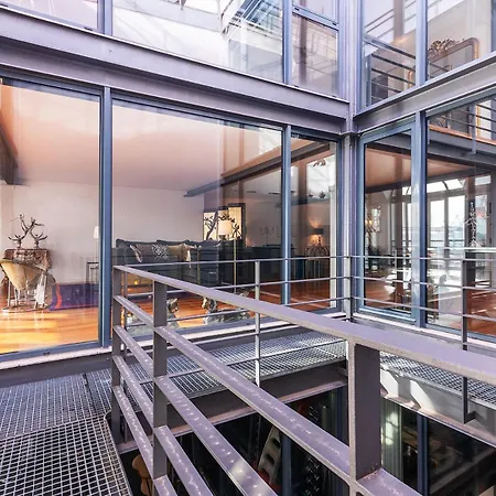 Luxurious Loft - River View Apartment