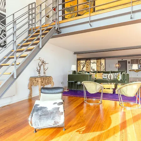 Luxurious Loft - River View *