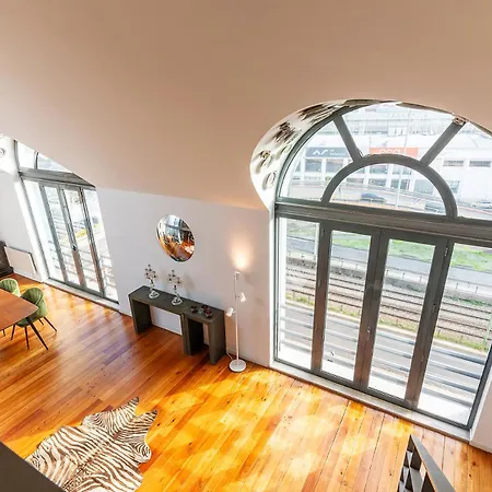 Luxurious Loft - River View Apartman *