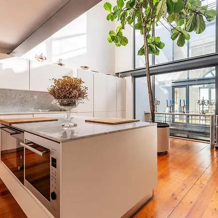 Апартаменты Luxurious Loft - River View *