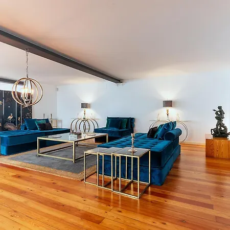 Luxurious Loft - River View Апартаменты *